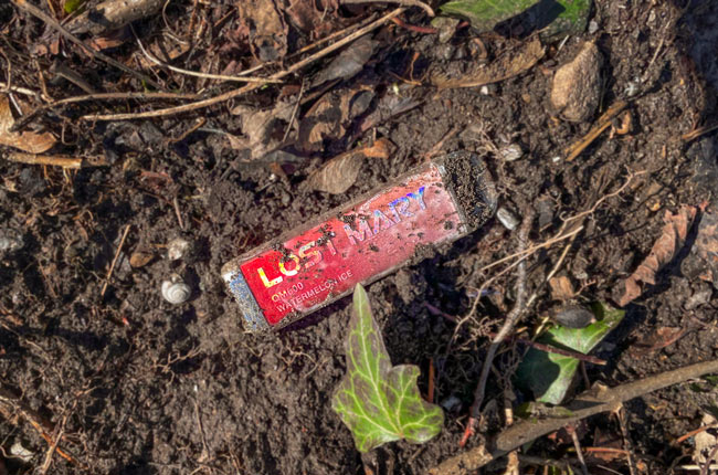 Image of a discarded disposable vape device